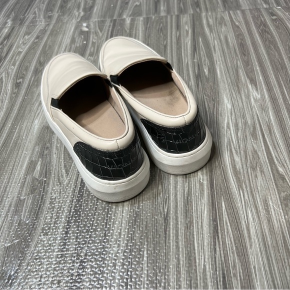 Vionic | Abyss Dinora Leather Sneaker - Picture 7 of 7